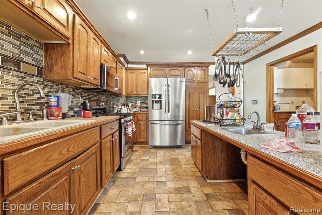 4294 Rochester Road, Dryden, MI 48428 — Photo 17