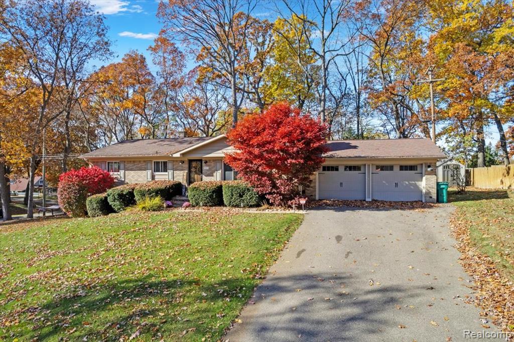 5955 Princess Lane, Clarkston, MI — front exterior