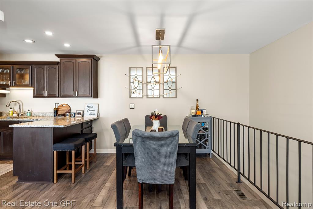 2957 ROUNDTREE Drive, Troy, MI 48083 — Photo 5