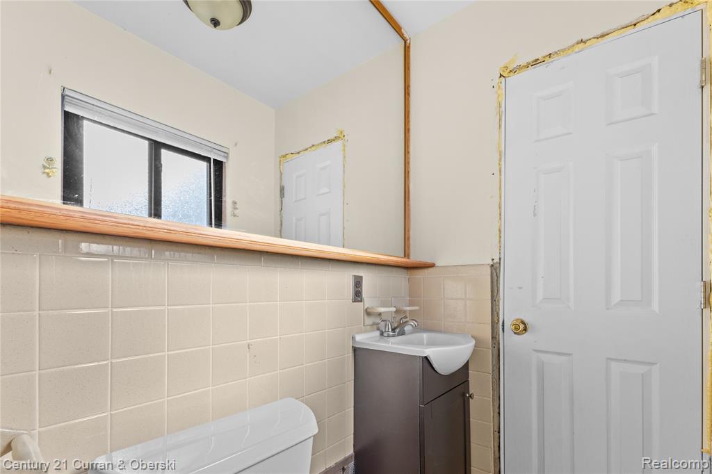 5949 Fenton Street, Dearborn Heights, MI 48127 — Photo 15