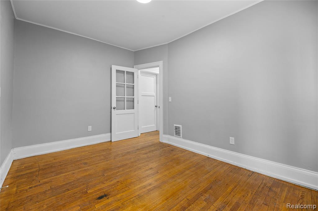 681 Clairmount Street, Detroit, MI 48202 — Photo 13
