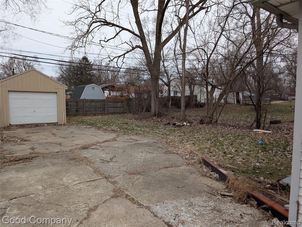 731 Emerson Avenue, Pontiac, MI 48340 — Photo 2
