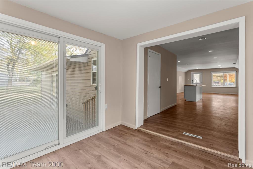 47461 VANKER Avenue, Shelby Twp, MI 48317 — Photo 18