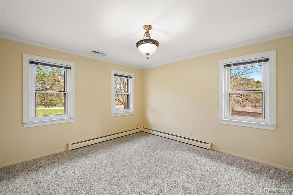 125 Cayuga Road, Lake Orion, MI 48362 — Photo 31