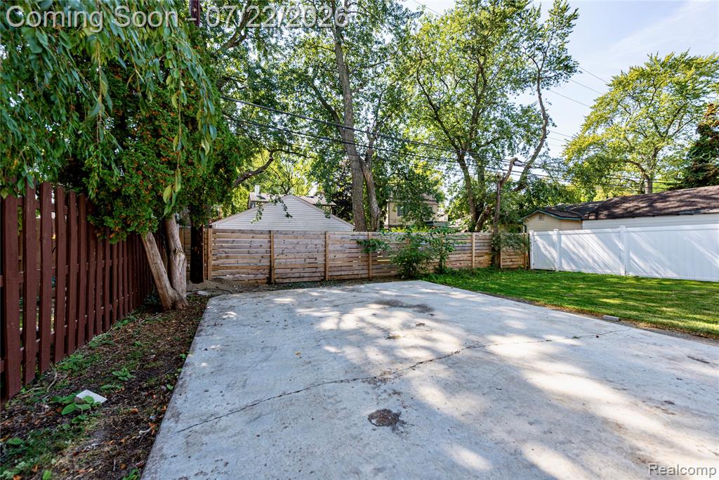 10425 Elgin Avenue, Huntington Woods, MI — Photo 24