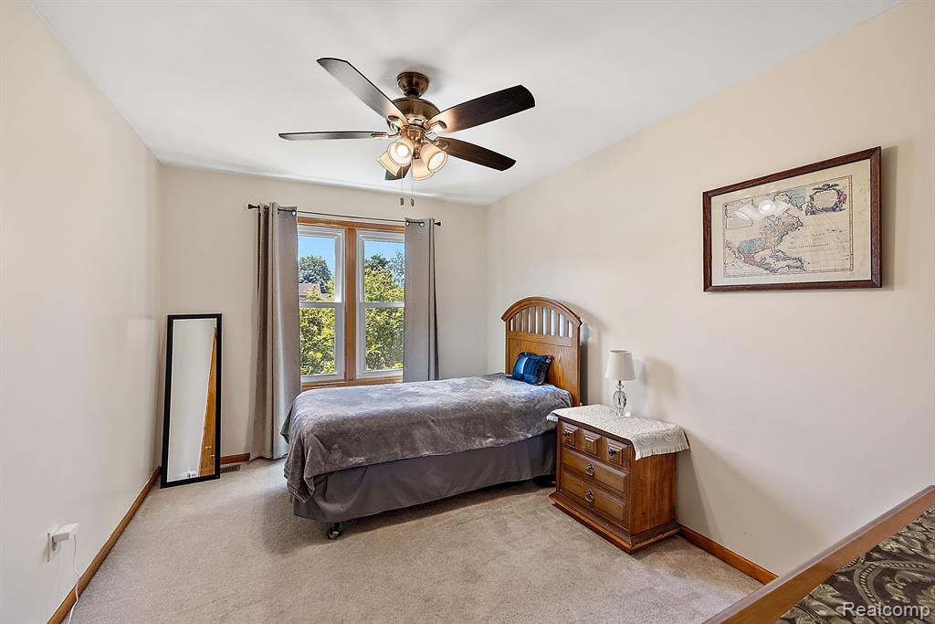 10161 LONGFORD Drive, South Lyon, MI 48178 — Photo 23