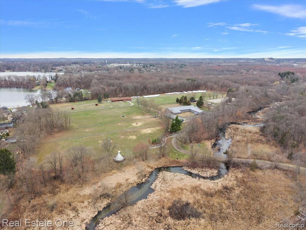 1050 Oxbow Lake Road, White Lake, MI — Photo 28