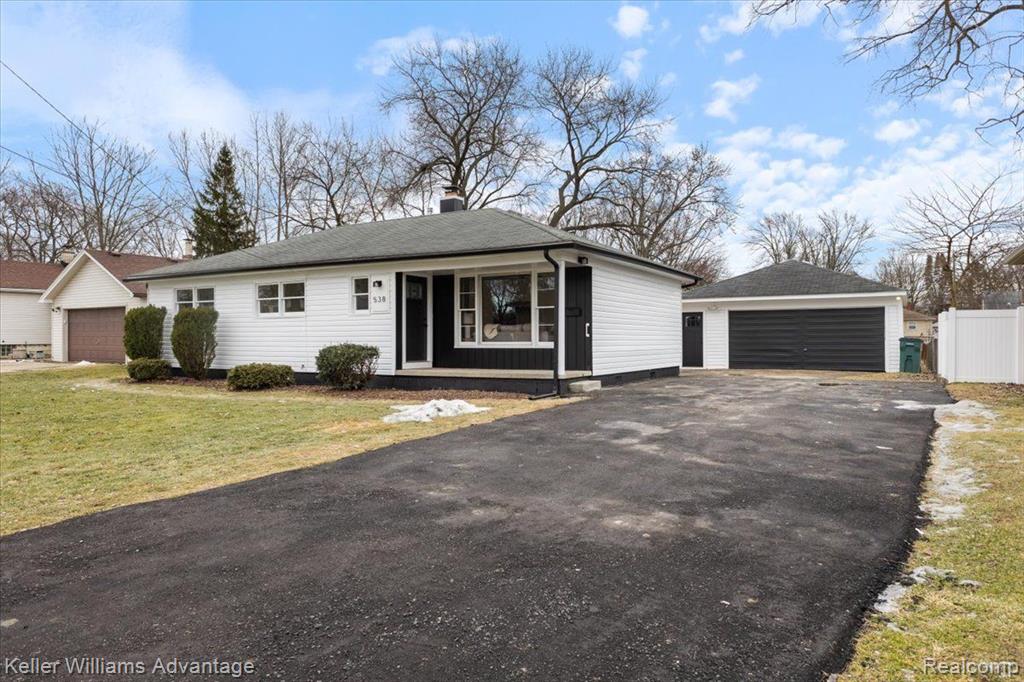 538 HENDRICKSON Boulevard, Clawson, MI — Photo 2