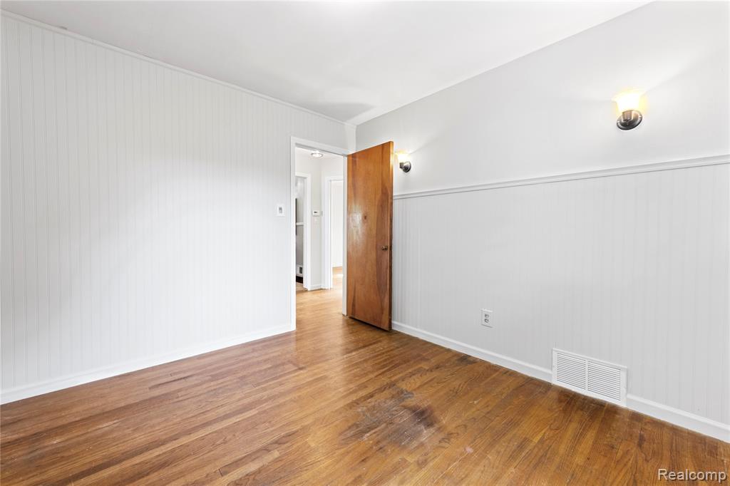 627 Symes Avenue, Royal Oak, MI 48067 — Photo 12