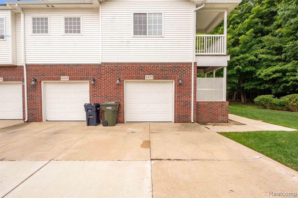 5379 Twin Oaks Drive, Sterling Heights, MI 48314 — Photo 5