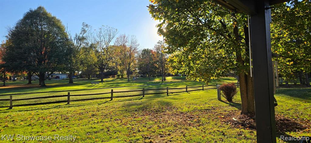 4687 Fairway Court, Waterford, MI 48328 — Photo 47