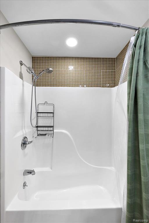 6600 TRILLIUM VILLAGE Lane, 13, Clarkston, MI — Photo 18