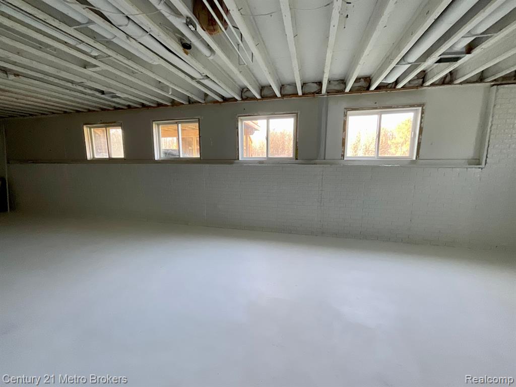 8228 CALKINS Road, Flint, MI 48532 — Photo 33