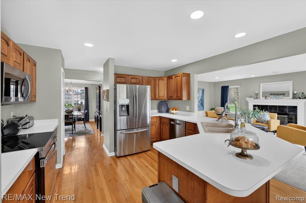 2032 Dover Drive, Wixom, MI 48393 — Photo 16
