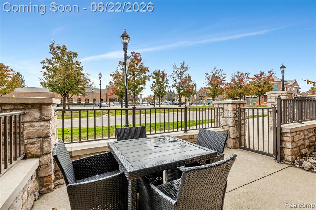11 N Squirrel Road, Auburn Hills, MI 48326 — Photo 2