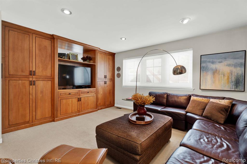 22211 Village Pines Drive, Beverly Hills, MI 48025 — Photo 24