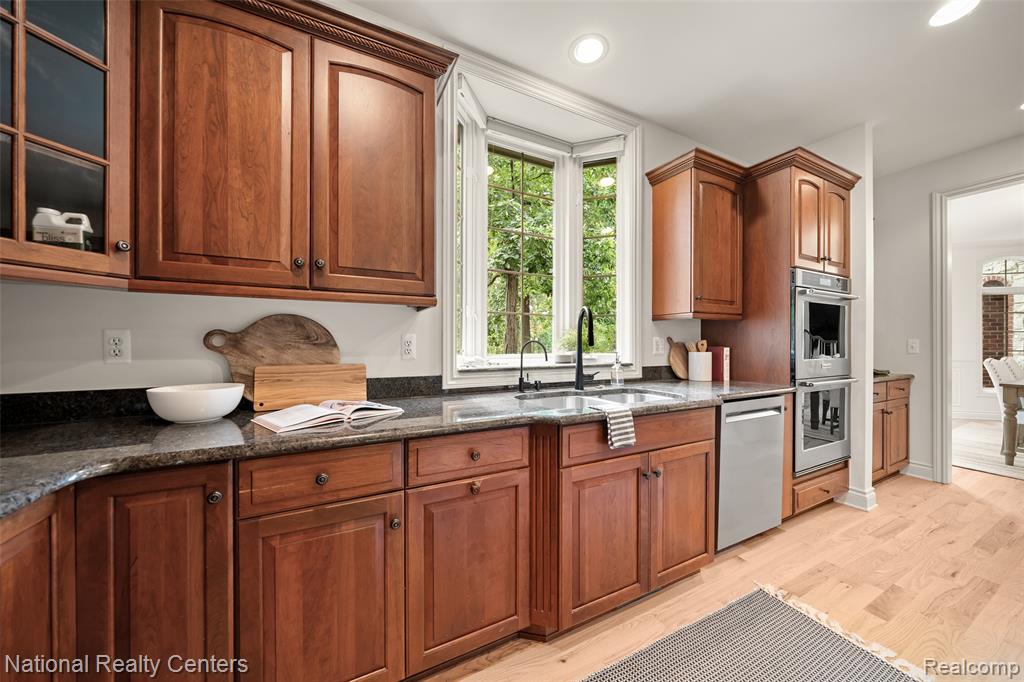 5010 Forest Valley Drive, Clarkston, MI 48348 — Photo 21