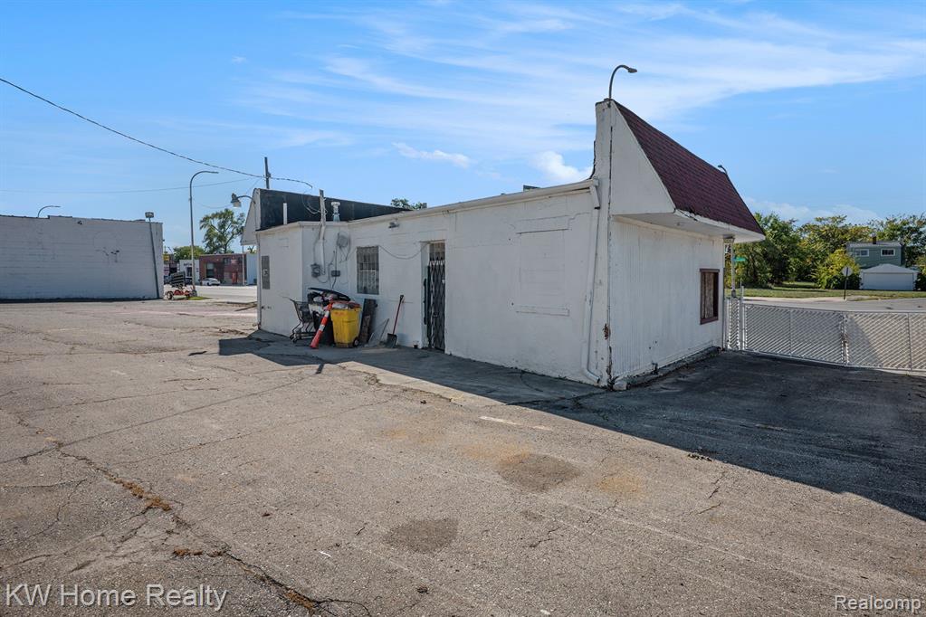 8300 Livernois Avenue, Detroit, MI 48204 — Photo 11
