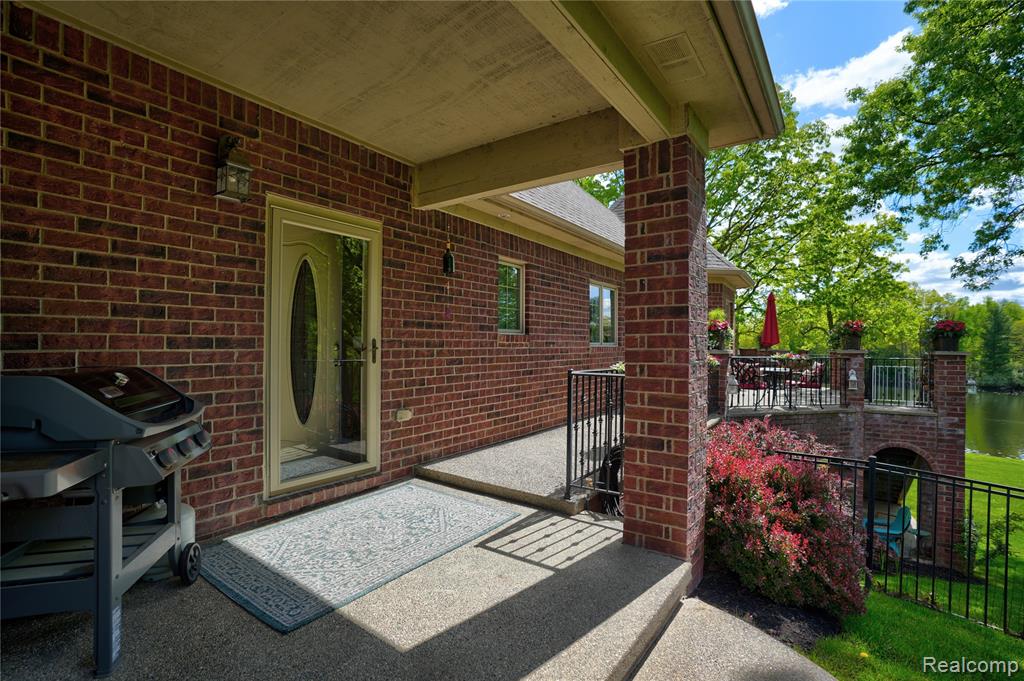 3074 POND Road, Leonard, MI 48367 — Photo 53
