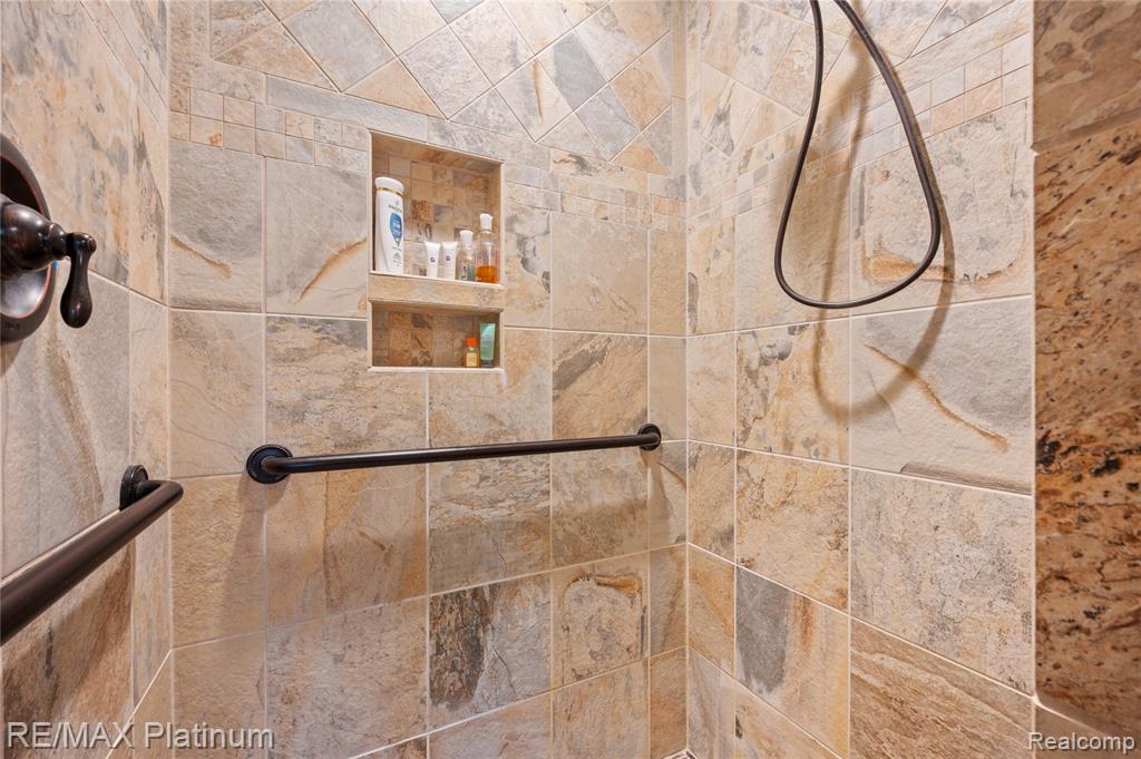 2336 Swans Cove, 7, Fenton, MI 48430 — Photo 29