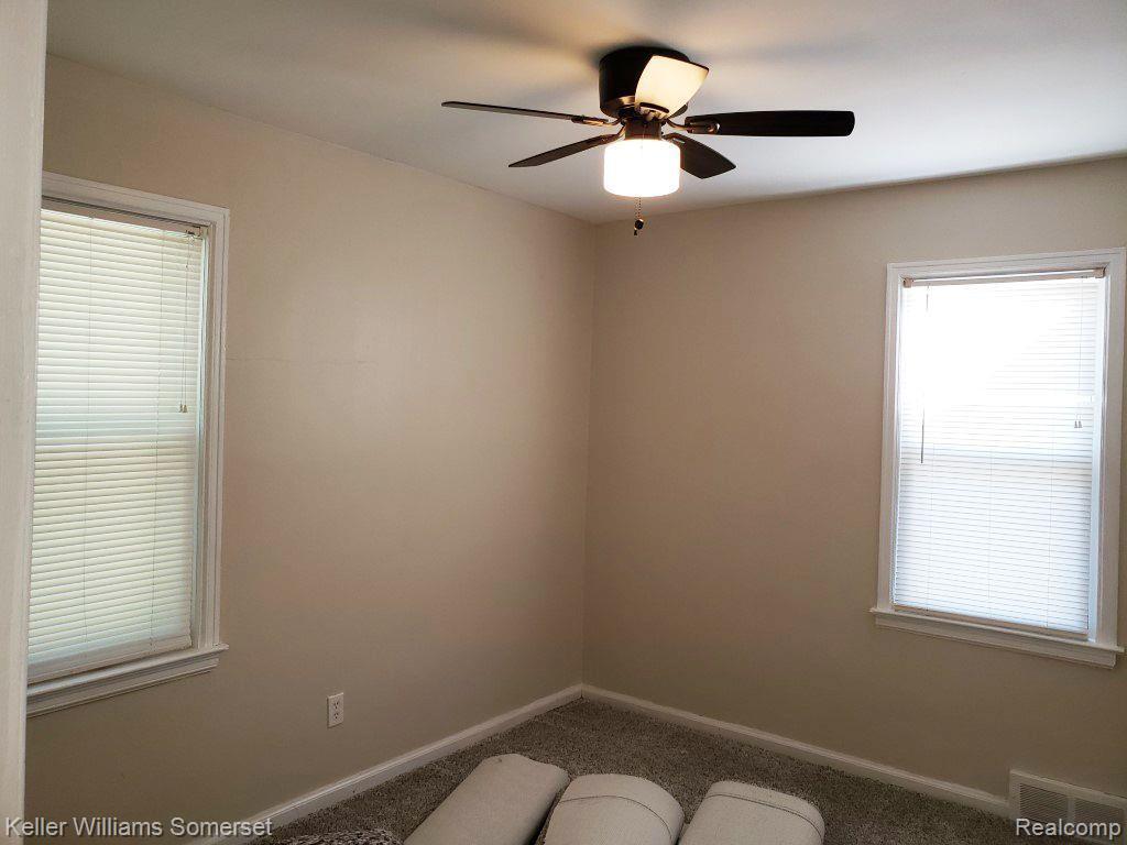 622 E 12 MILE Road, Royal Oak, MI 48073 — Photo 18