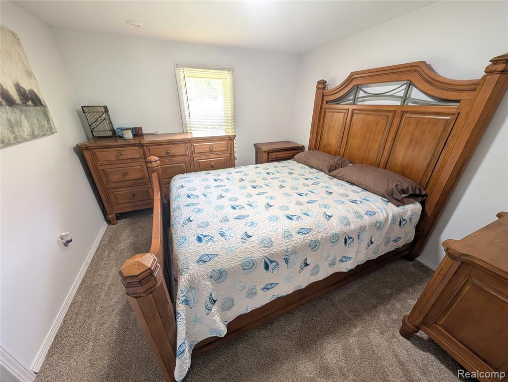 9032 Deering Street, Livonia, MI 48150 — Photo 11