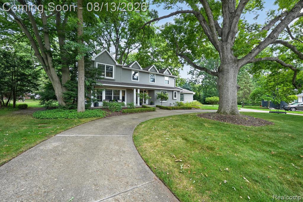 32240 Robinhood Drive, Beverly Hills, MI 48025