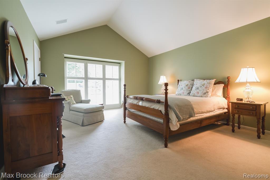2426 HICKORY GLEN Drive, Bloomfield Hills, MI 48304 — Photo 27