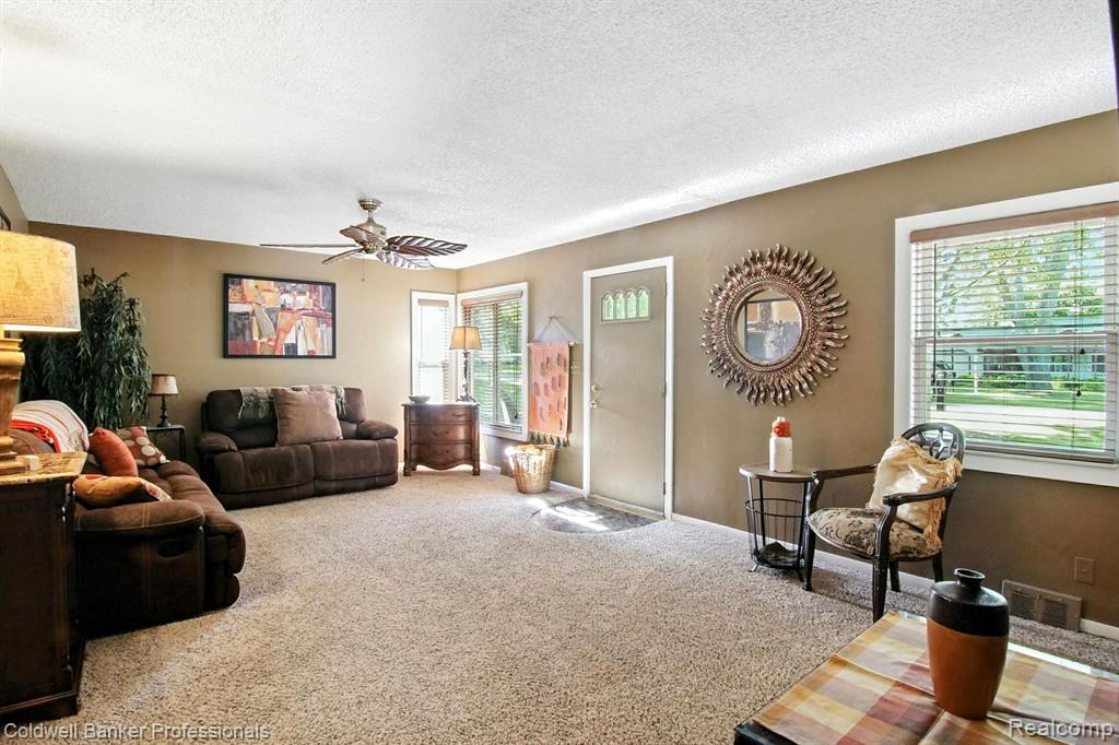 4022 Meigs Avenue, Waterford, MI 48329 — Photo 3