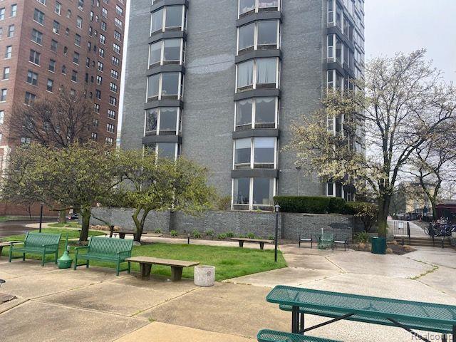 8200 E JEFFERSON Avenue, 45/503, Detroit, MI 48214 — Photo 8