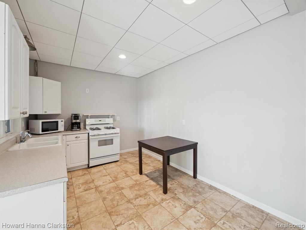 1688 Nelson Drive, Lapeer, MI 48446 — Photo 44