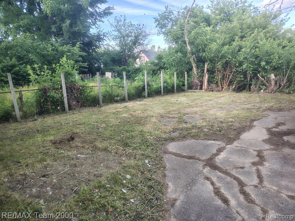 8860 Appoline Street, Detroit, MI 48228 — Photo 5