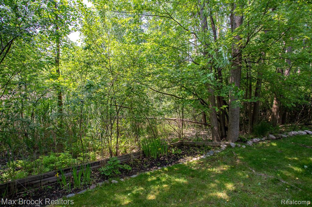 6524 Pleasant Lake Court, West Bloomfield, MI — Photo 72