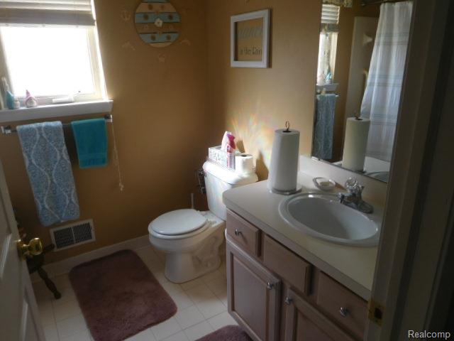 4116 April Lane, 24, Sterling Heights, MI 48310 — Photo 12