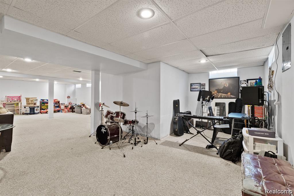8575 DARLENE Street, Warren, MI 48093 — Photo 23