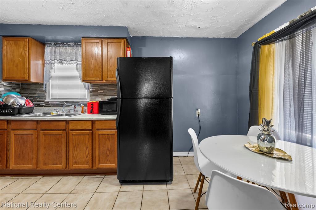 6530 Brace Street, Detroit, MI 48228 — Photo 8