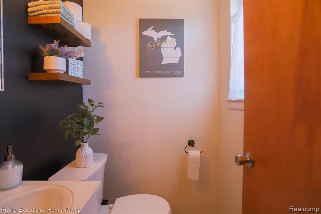 29847 Palomino Drive, Warren, MI 48093 — Photo 25