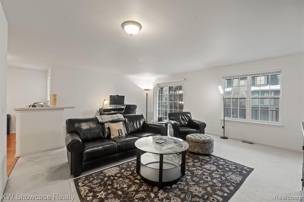614 Napa Valley Drive, Milford, MI 48381 — Photo 5