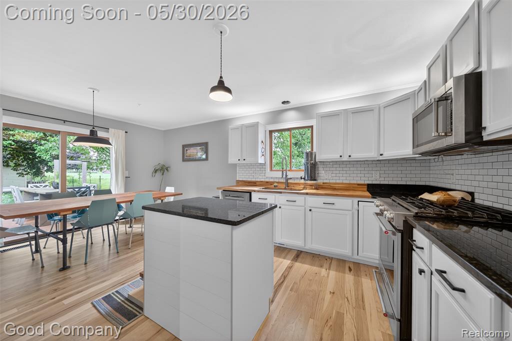 933 Gallaland Avenue, Rochester Hills, MI 48307 — Photo 10