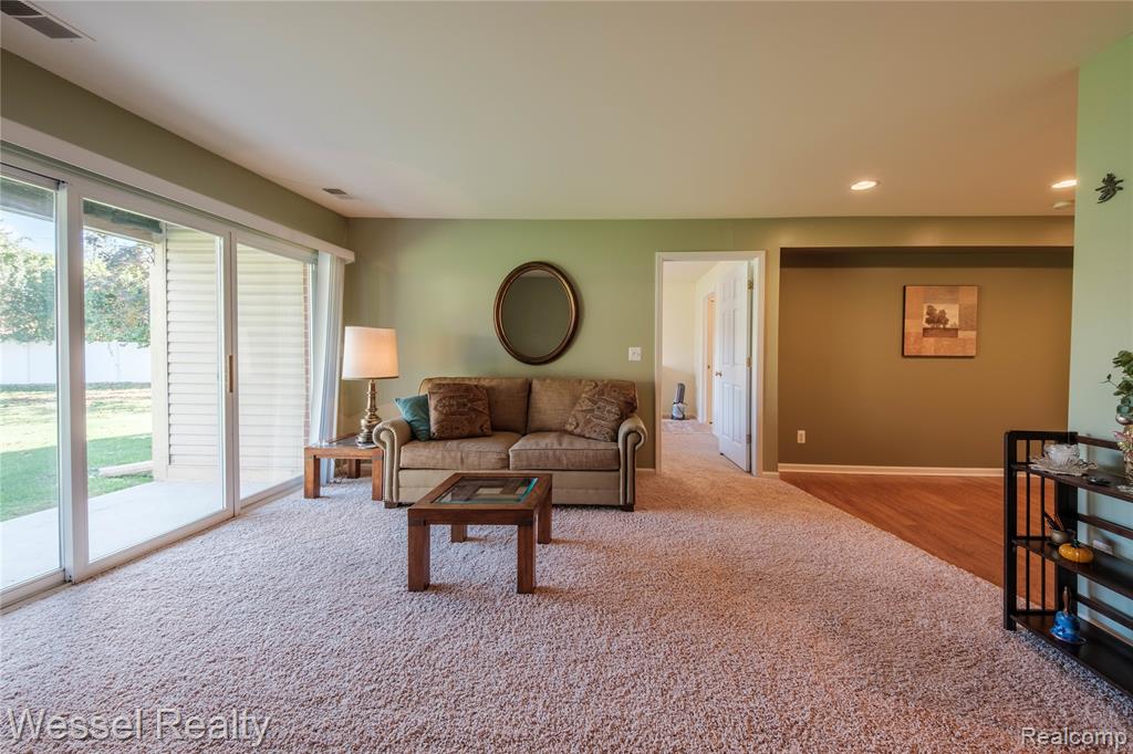 55094 Westchester Drive, 36, Shelby Twp, MI 48316 — Photo 5