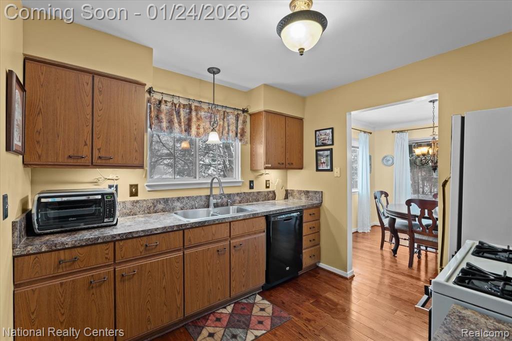 485 Winwood Circle, 115, Walled Lake, MI 48390 — Photo 19