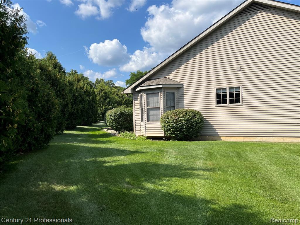 6252 Northridge Hills Drive, 66, Brighton, MI 48116 — Photo 6