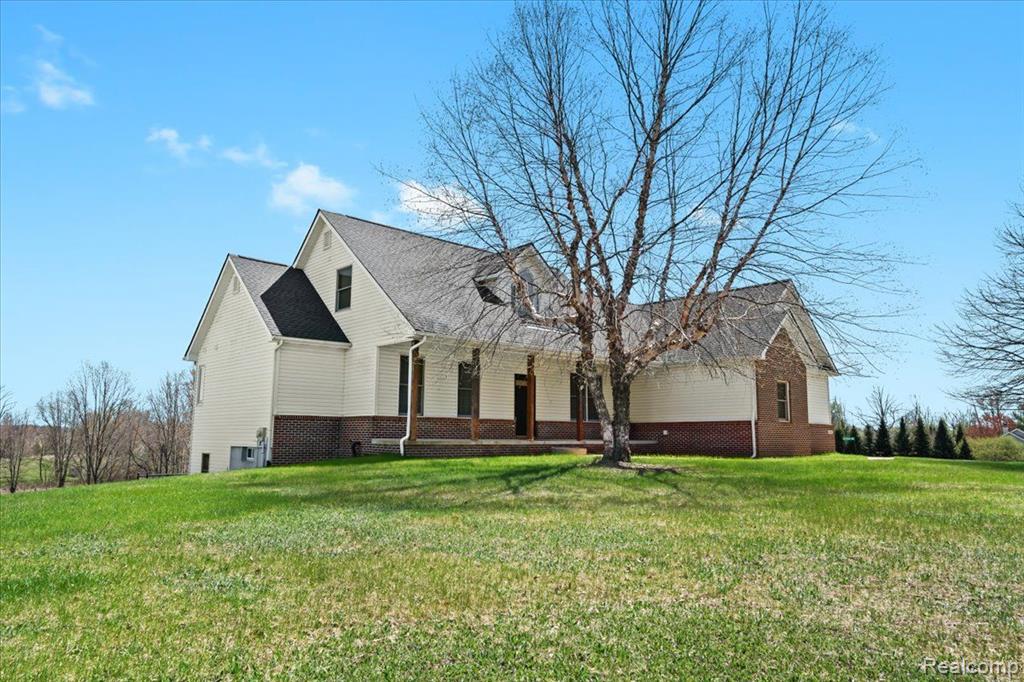 5421 BRADLEY Road, Gregory, MI 48137 — Photo 2