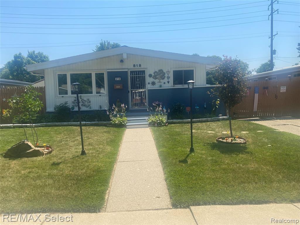 818 McKeighan Avenue, Flint, MI 48507 — Photo 25