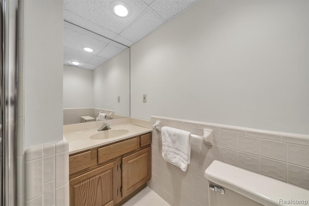 37799 SIENA Drive, Farmington Hills, MI 48331 — Photo 32