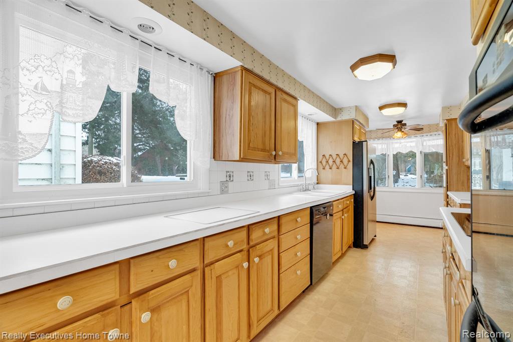 5430 Lakeshore Road, Fort Gratiot, MI 48059 — Photo 28