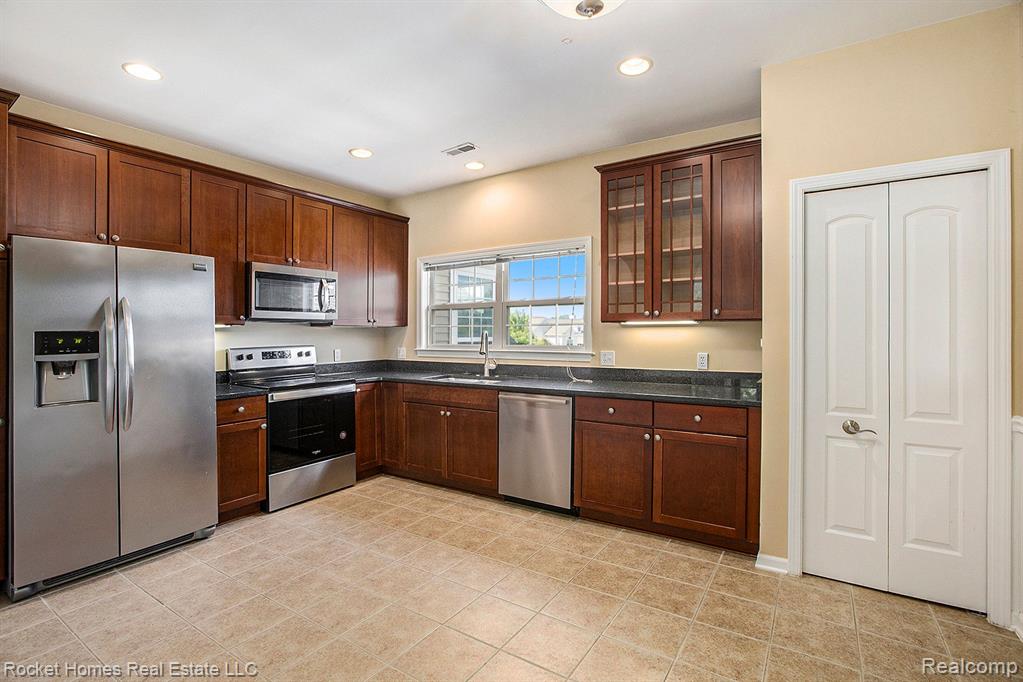 2956 Hunley Drive, Ann Arbor, MI 48105 — Photo 10