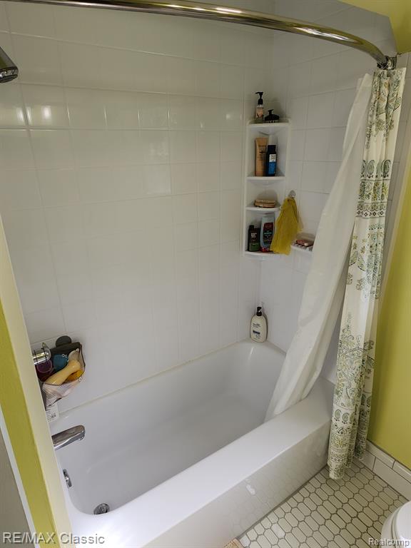 621 SYMES Avenue, Royal Oak, MI 48067 — Photo 21