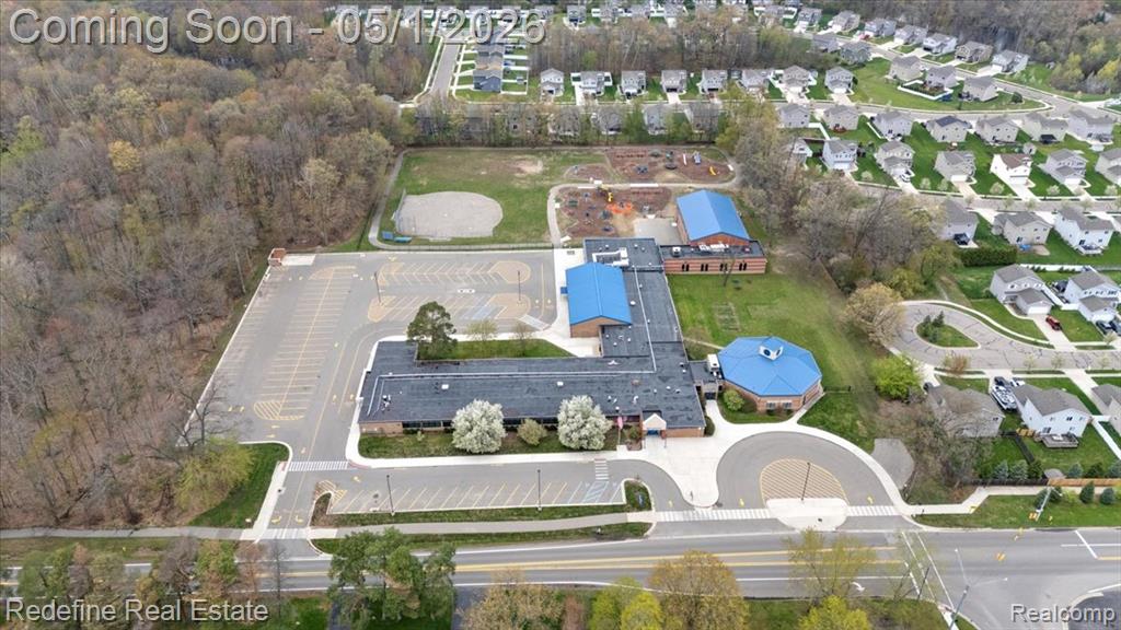 310 Fountain Park Drive, Waterford, MI 48327 — Photo 36