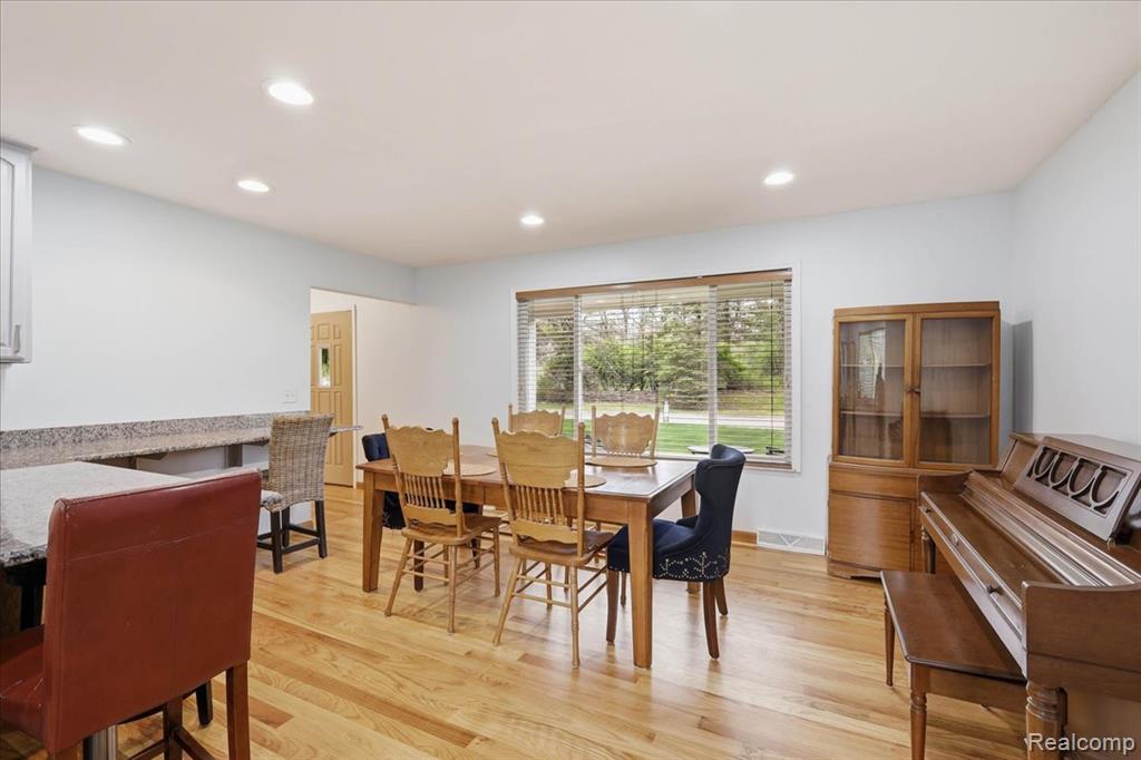 5105 Mohawk Avenue, Clarkston, MI 48348 — Photo 15